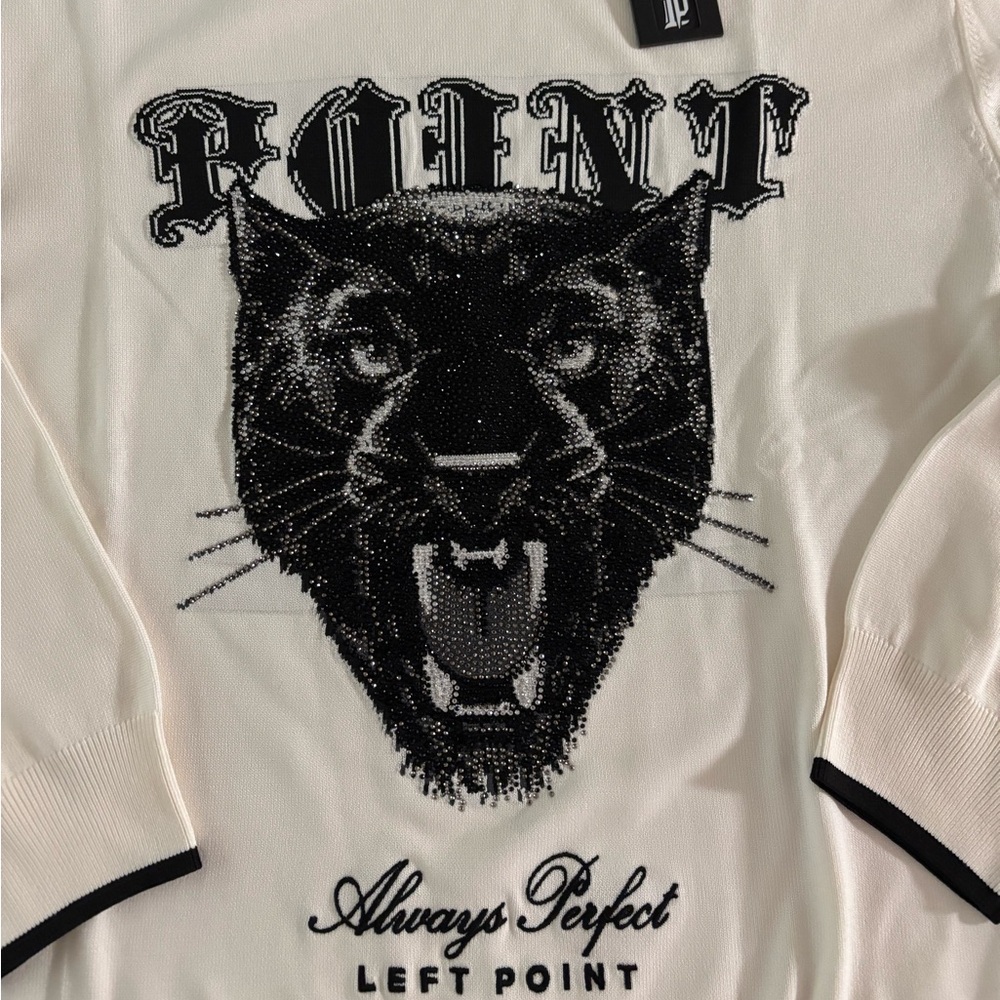 Left Point, Italian luxury crewneck sweater with Black Panther design